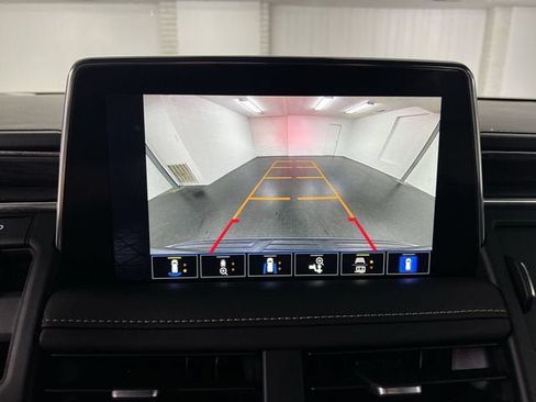 Certified 2023 GMC Yukon XL SLT w/ SLT Luxury Package AWD/4WD image 15