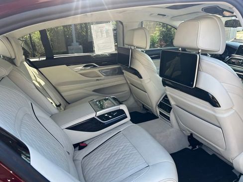 Used 2020 BMW 745e xDrive AWD/4WD image 18