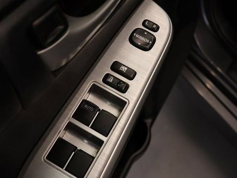 Used 2012 Toyota Camry SE FWD image 10