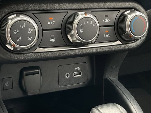 Used 2025 Nissan Versa SV image 31