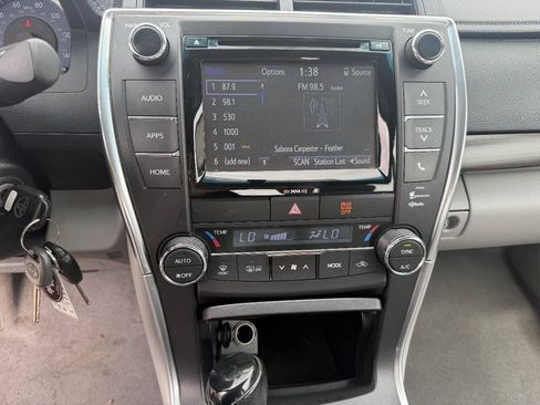Used 2016 Toyota Camry XLE FWD image 10