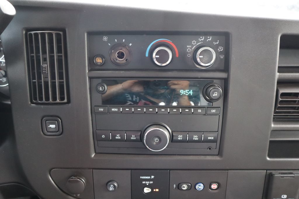 Used 2019 Chevrolet Express 2500 w/ Driver Convenience Package RWD image 12