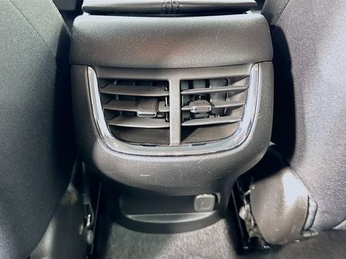 Used 2021 Chevrolet Malibu LT FWD image 25