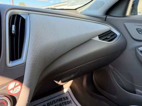 Used 2023 Chevrolet Malibu LT image 23