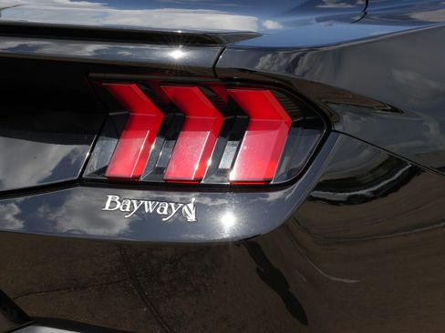 Used 2025 Ford Mustang Premium RWD image 19