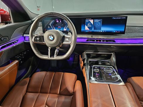 Used 2025 BMW 740i xDrive AWD/4WD image 9