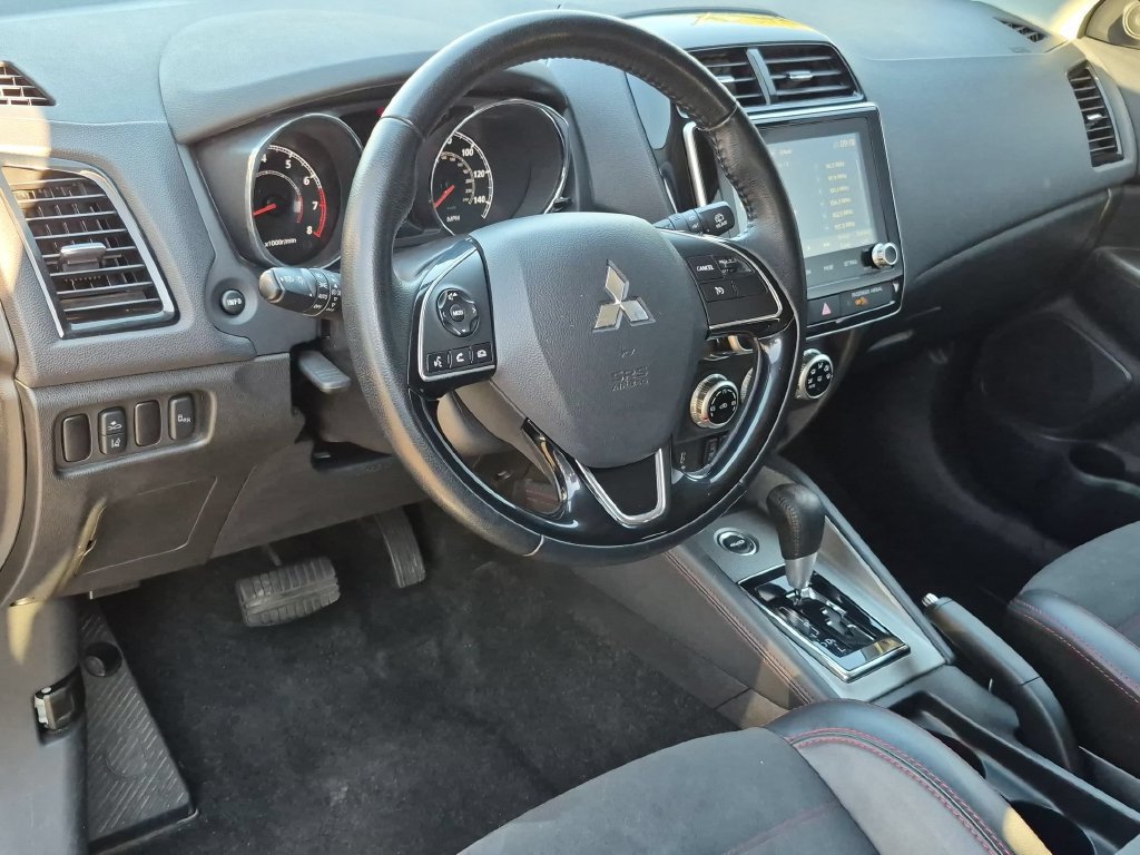 Used 2025 Mitsubishi Outlander Sport SE AWD/4WD image 12