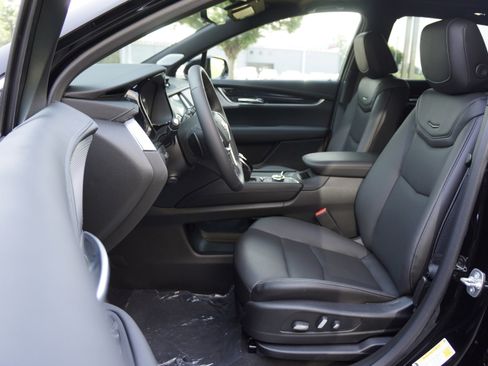 Used 2025 Cadillac XT5 Premium Luxury image 23