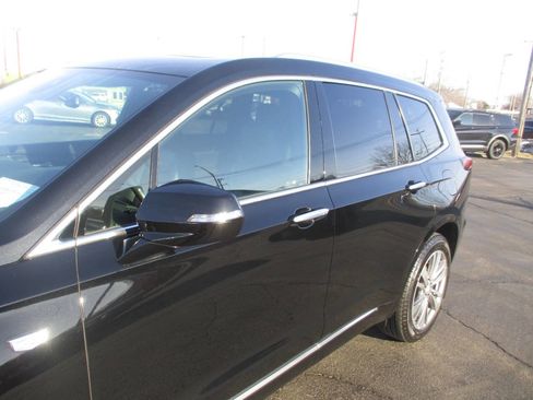 Used 2021 Cadillac XT6 Premium Luxury image 13