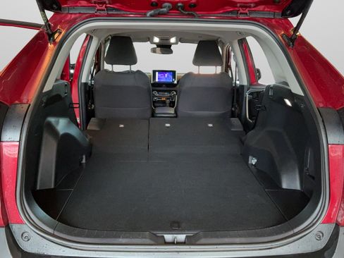 Used 2023 Toyota RAV4 LE AWD/4WD image 30