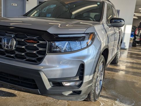 Used 2023 Honda Passport TrailSport image 2