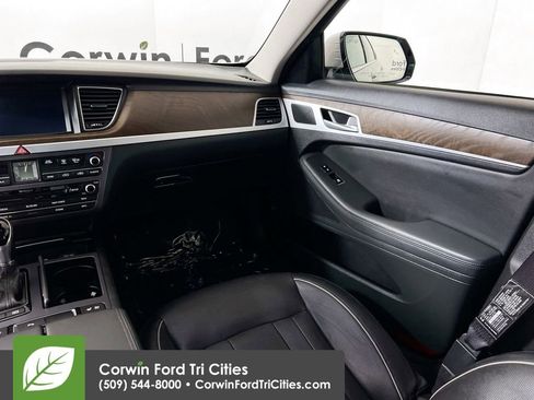 Used 2015 Hyundai Genesis 5.0 image 28