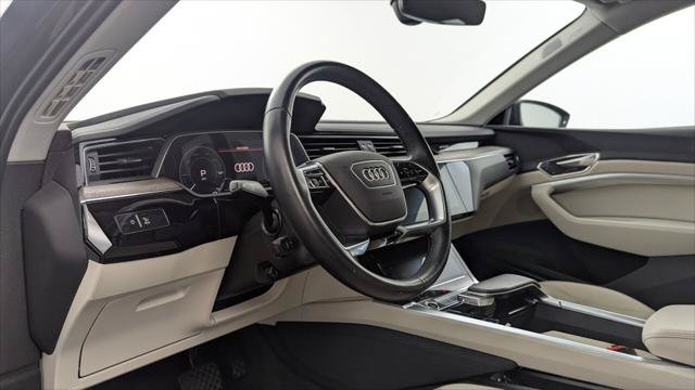 Used 2024 Audi Q8 e-tron Premium Plus AWD/4WD image 24