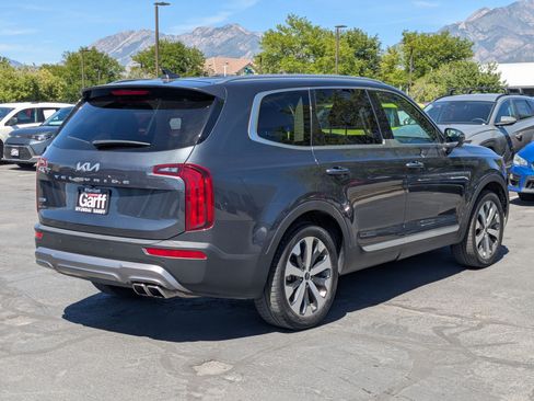 Used 2022 Kia Telluride S AWD/4WD image 3