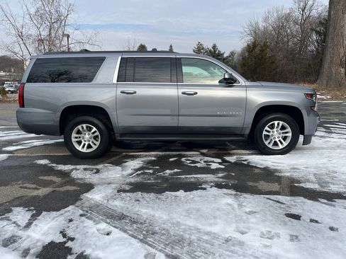 Used 2018 Chevrolet Suburban LT image 14