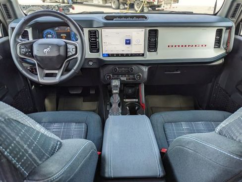 Used 2025 Ford Bronco Heritage Edition image 13