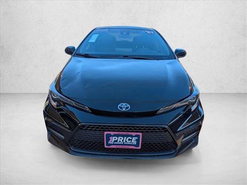Used 2021 Toyota Corolla SE image 2