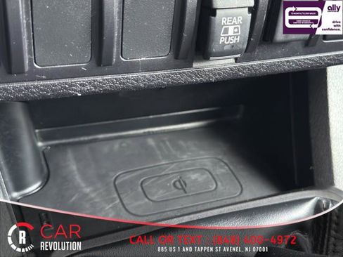 Used 2020 Toyota Tacoma TRD Off-Road image 37