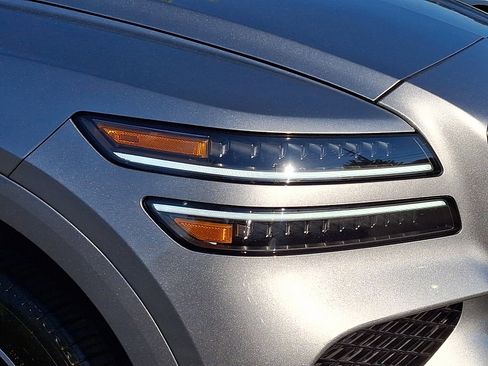 Certified 2025 Genesis GV80 2.5T Select AWD/4WD image 9