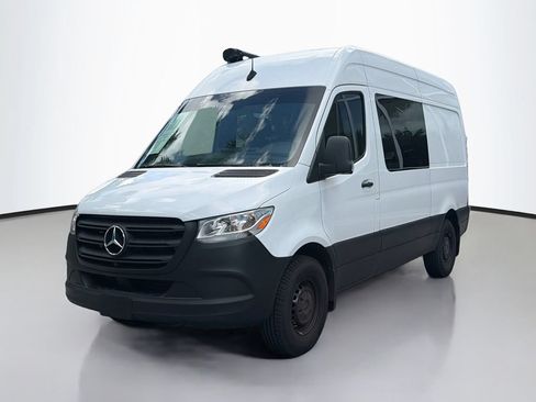 Used 2022 Mercedes-Benz Sprinter 2500 image 1