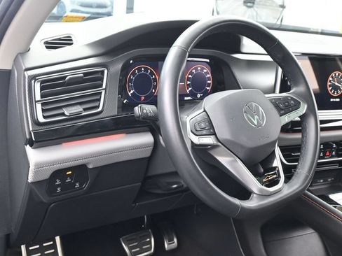 Used 2024 Volkswagen Atlas Peak Edition SE AWD/4WD image 15