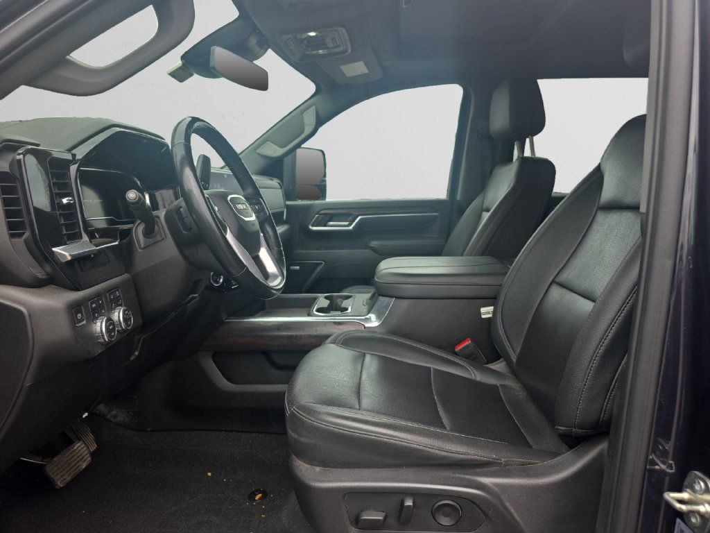 Used 2024 GMC Sierra 2500 SLT w/ SLT Premium Package AWD/4WD image 11