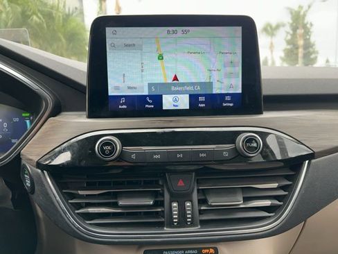 Used 2020 Ford Escape Titanium w/ Titanium Premium Package 2.0 image 9