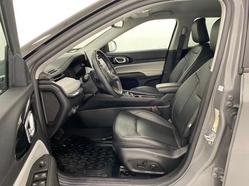 Used 2022 Jeep Compass Limited AWD/4WD image 12