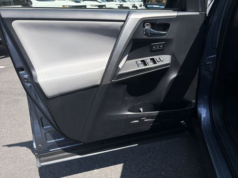 Used 2014 Toyota RAV4 Limited FWD image 14