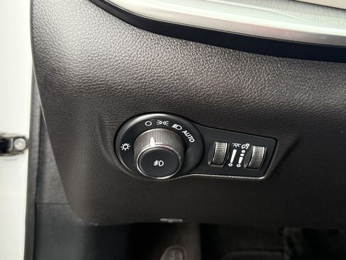 Used 2025 Jeep Compass Limited AWD/4WD image 16