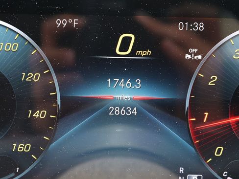 Used 2023 Mercedes-Benz CLA 250 4MATIC w/ Premium Package image 39