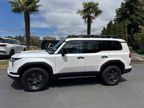 Used 2024 Lexus GX 550 AWD/4WD image 2