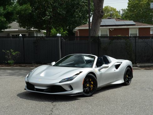 Used 2022 Ferrari F8 Tributo RWD image 41