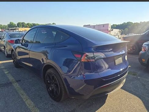 Used 2021 Tesla Model Y Long Range AWD/4WD image 10