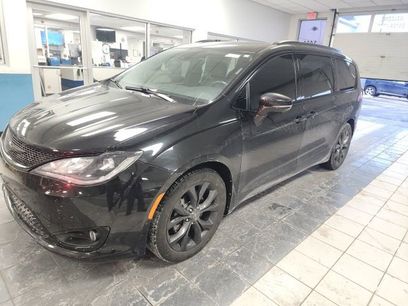 Used 2019 Chrysler Pacifica Limited