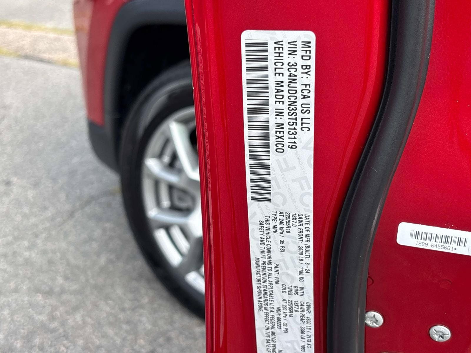 Certified 2025 Jeep Compass Limited AWD/4WD image 30