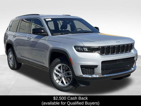 New 2025 Jeep Grand Cherokee L Laredo image 1