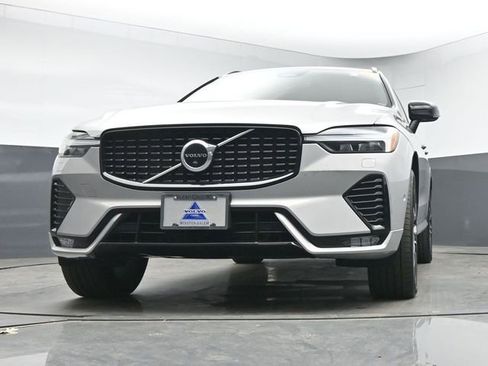 Used 2023 Volvo XC60 B5 Plus w/ Climate Package image 12