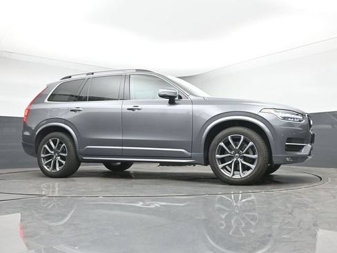 Used 2019 Volvo XC90 T5 Momentum w/ Multimedia Package FWD image 10