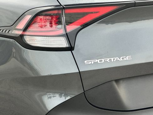 Used 2023 Kia Sportage LX image 25
