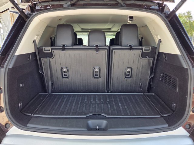 Used 2022 Nissan Pathfinder Platinum w/ Cargo Package AWD/4WD image 9