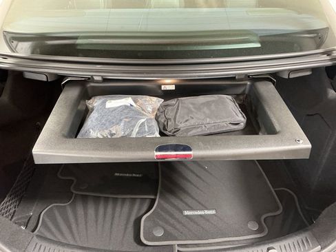 Used 2017 Mercedes-Benz E 300 image 29