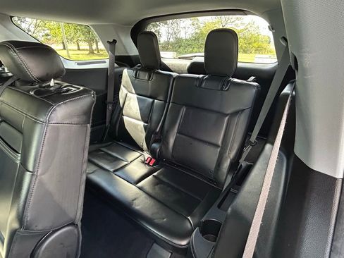 Used 2021 Ford Explorer XLT w/ Equipment Group 202A image 22