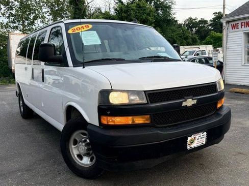Used 2019 Chevrolet Express 3500 LS RWD image 2