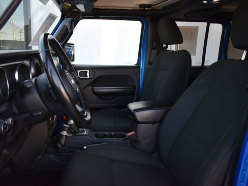 Used 2021 Jeep Gladiator Sport image 11