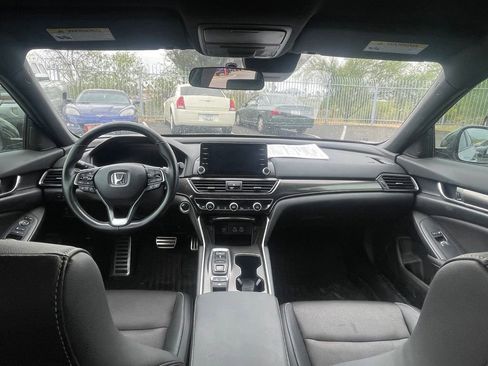 Used 2022 Honda Accord Sport image 6