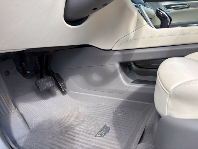 Used 2020 Cadillac XT5 Premium Luxury w/ LPO, Floor Liner Package FWD image 31