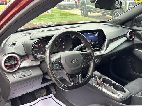 Certified 2024 Chevrolet Trax RS FWD image 21