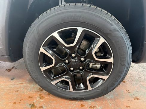 Used 2019 Jeep Compass Trailhawk AWD/4WD image 11