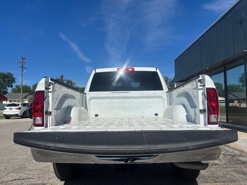 Used 2022 RAM 1500 Classic SLT w/ Trailer Tow Group AWD/4WD image 8